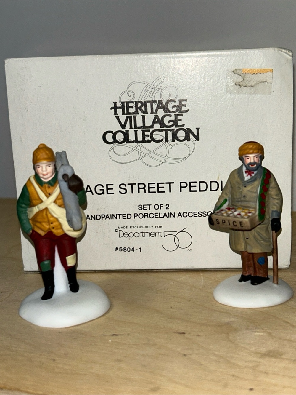 Dept 56 Dickens Village Village Street Peddlers Set of 2 #58041